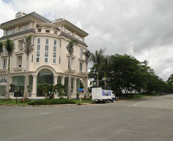 Rental villas district 8