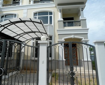 Buy houses Binh Chanh district