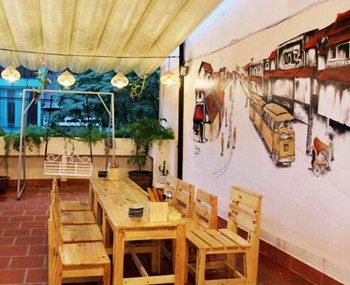 Buy restaurant district 1
