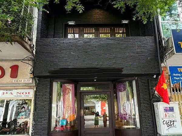 Rental bar Ben Chuong Duong