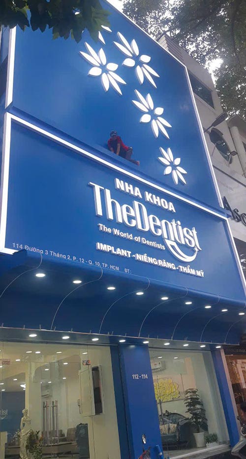 Retail space building