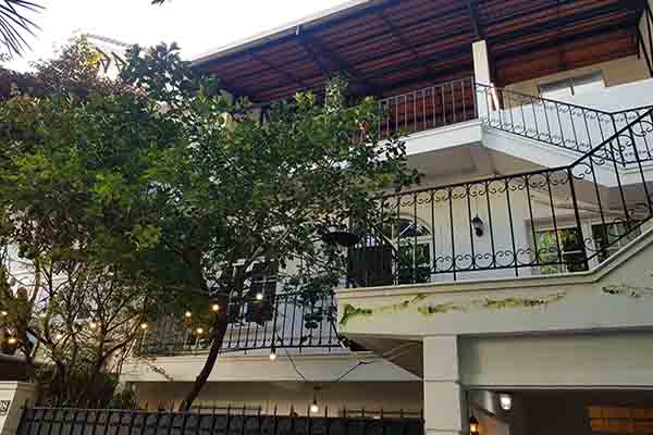 Painting commercial property