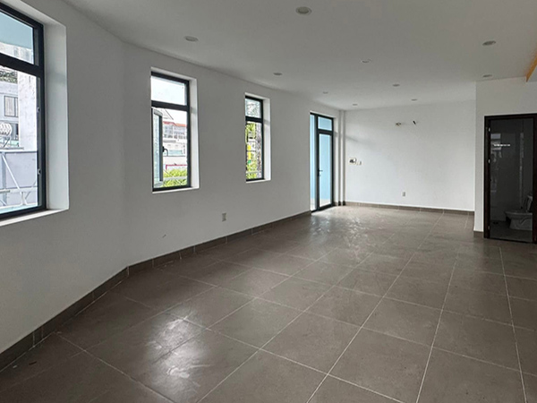 Restaurant for rent De Tham