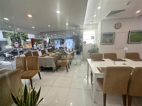 Rental restaurant Mac Thi Buoi
