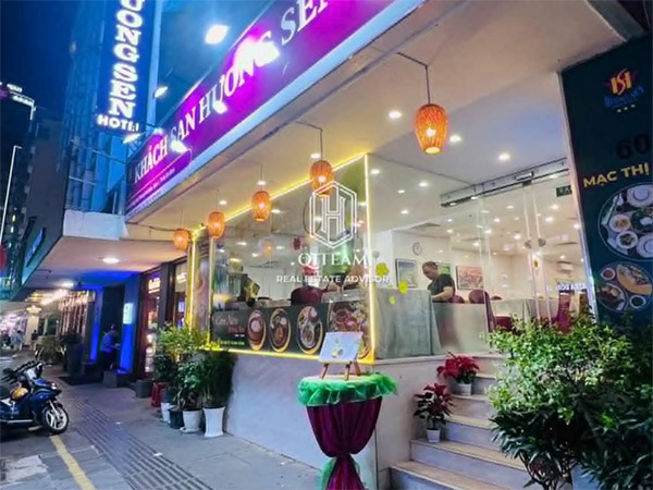 Restaurant for rent Mac Thi Buoi