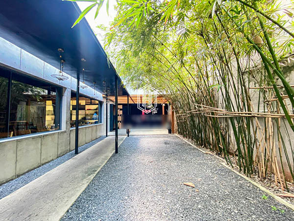 Commercial property for rent district 1