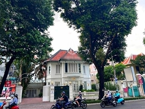 Commercial property for rent district 1