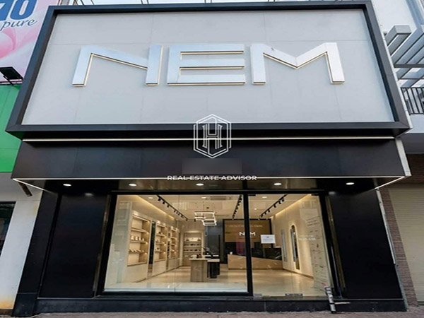 Retail space for rent district 1