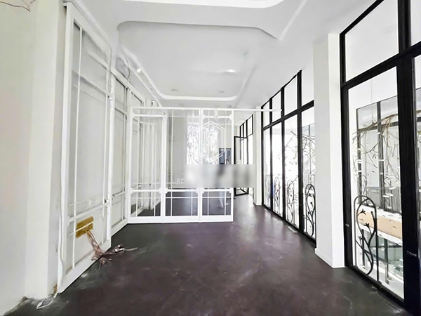Rental shop Tran Dinh Xu