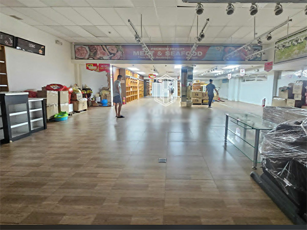 Rental shop Tran Hung Dao