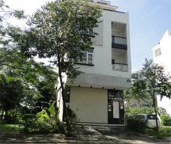 Rental showroom district 2